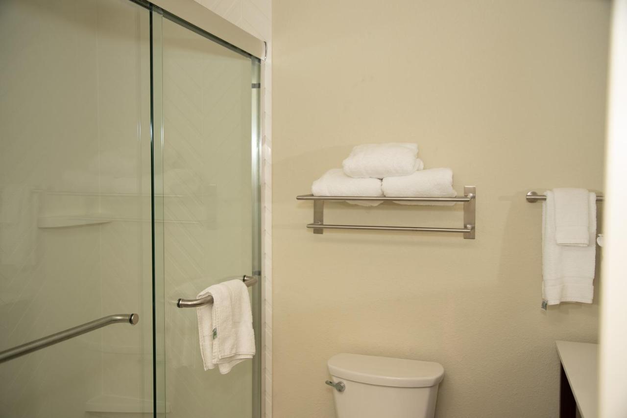 Holiday Inn & Suites - Fayetteville W-Fort Bragg Area By Ihg Екстериор снимка